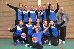 Dames 1 met Mini of the Match Joëlle